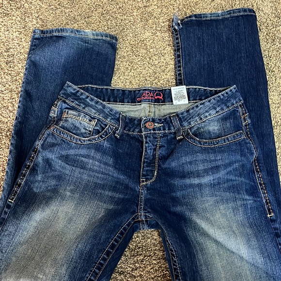 Ada Cinch relaxed 31x11XL One belt loop ripped (pictured) - Picture 3 of 5